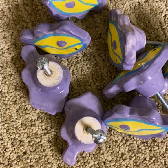 24 hand painted ceramic drawer knobs - Picture 6 of 6